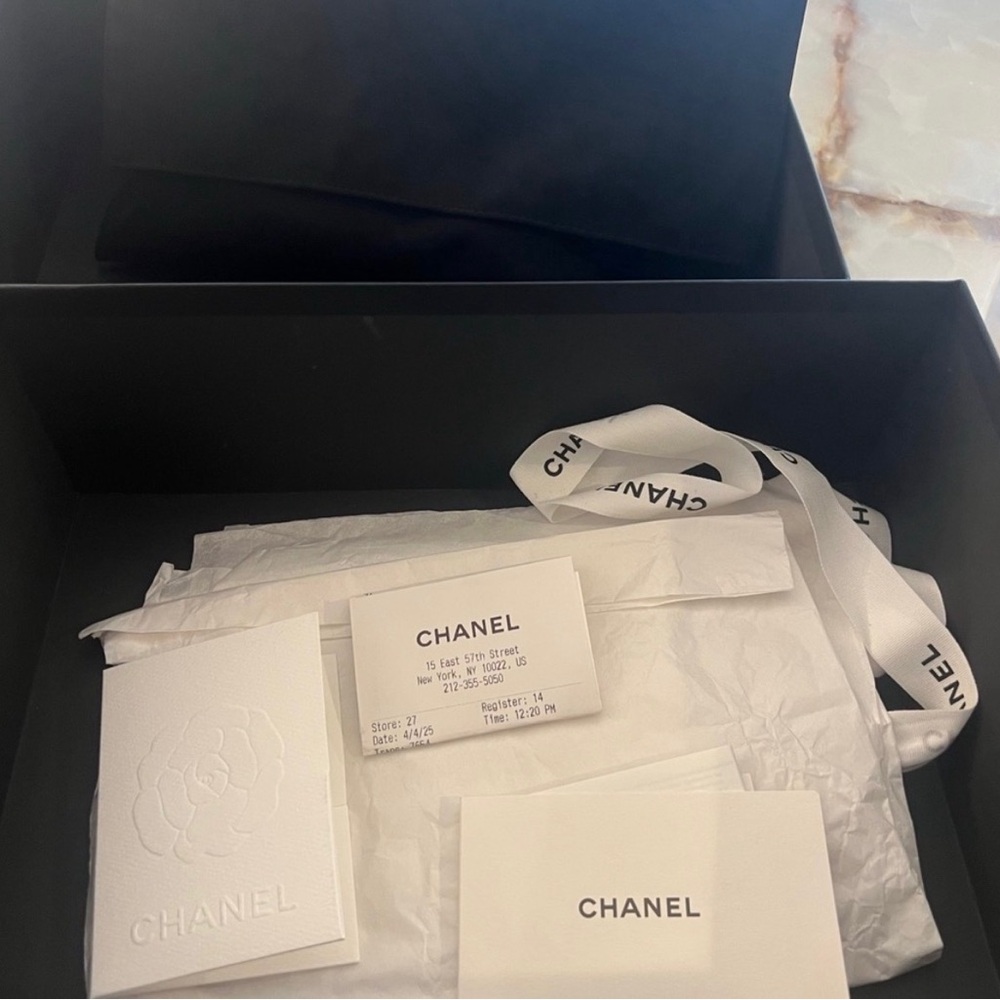 Chanel 2025 White Mesh with chain Shoulder Bag - Picture 9 of 9